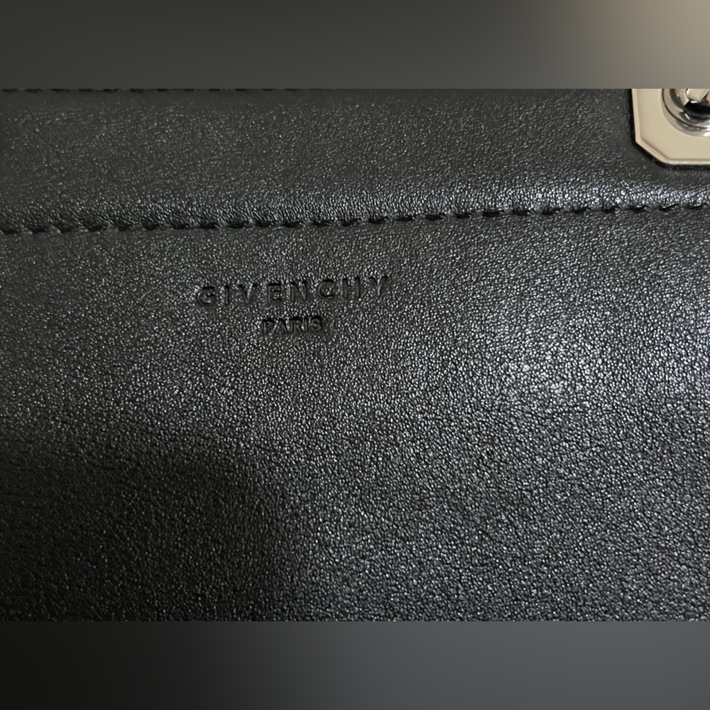 [Sold] Givenchy HDG leather purse in great condition - Picture 11 of 11